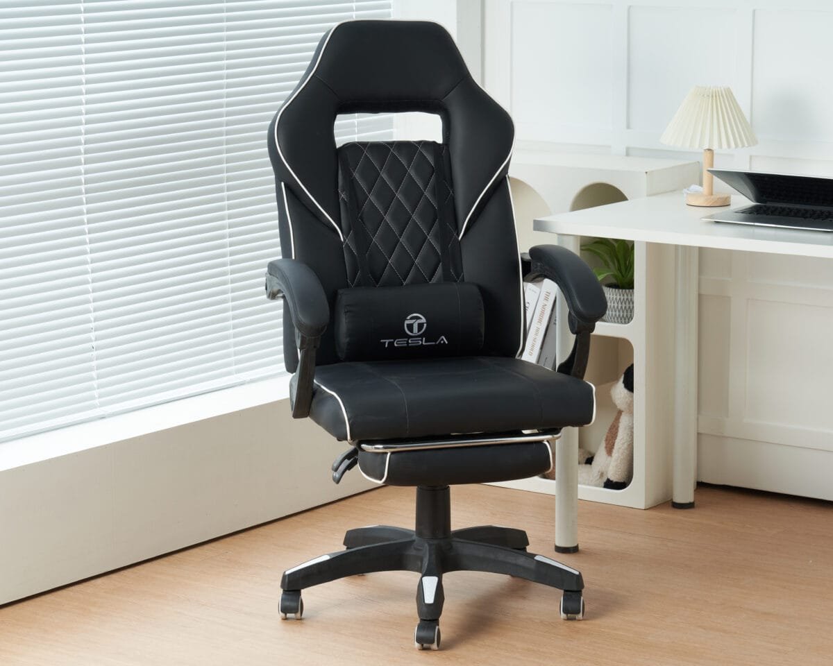 ⁦כיסא גיימינג כולל כרית עיסוי חשמלית והדום נפתח לרגליים Tesla דגם 7006 צבע שחור שילוב לבן⁩ – תמונה ⁦6⁩