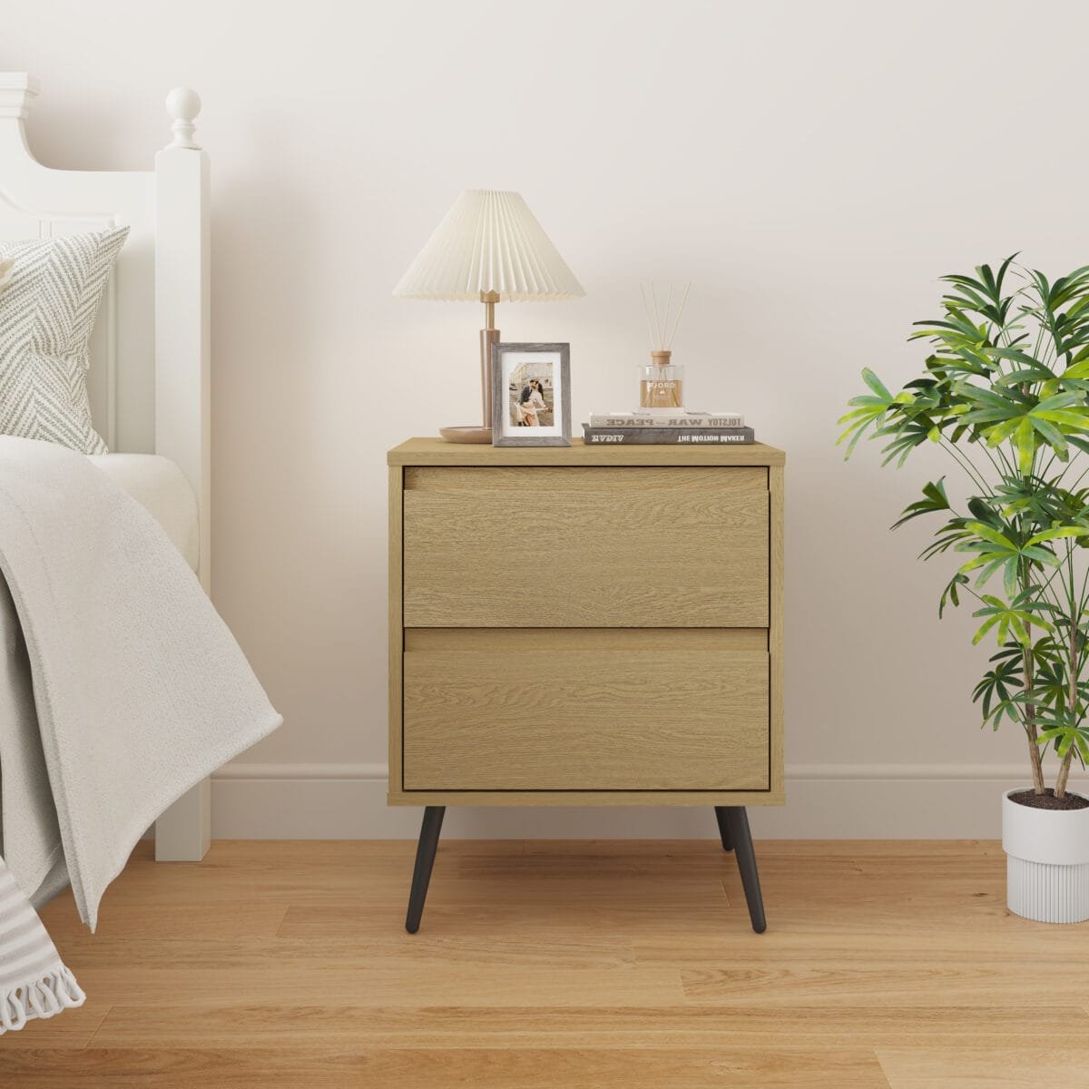 שידת לילה מעוצבת לצד המיטה בצבע אלון דגם 3071 מבית Step Up – שידת לילה איכותית לצד המיטה