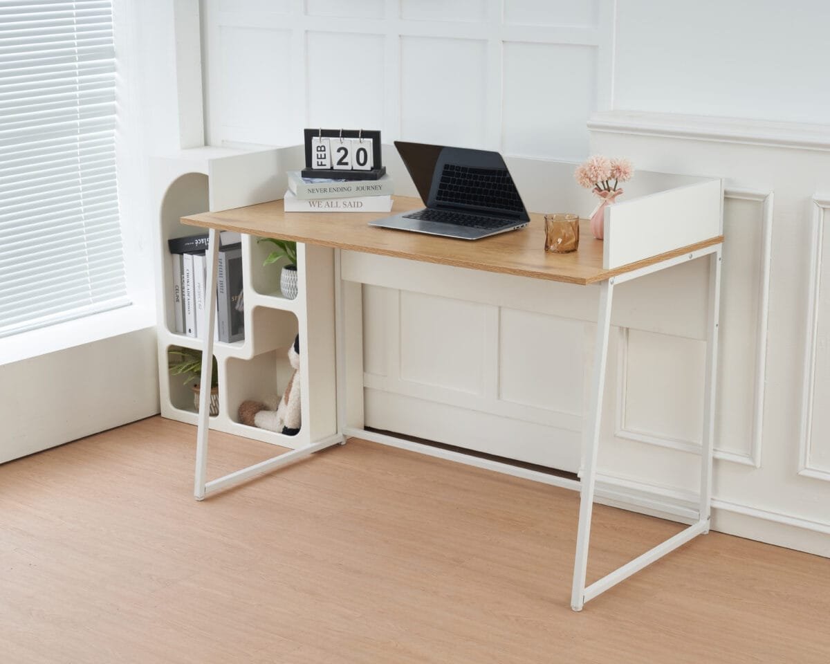 ⁦שולחן כתיבה מעוצב דגם 1206 בצבע עץ עם רגליים בצבע לבן⁩ – תמונה ⁦2⁩