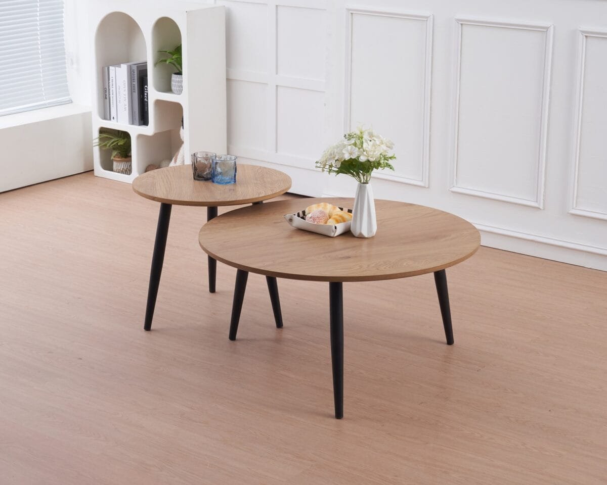 ⁦זוג שולחנות סלון עגולים בצבע אלון דגם 5007⁩ – תמונה ⁦3⁩