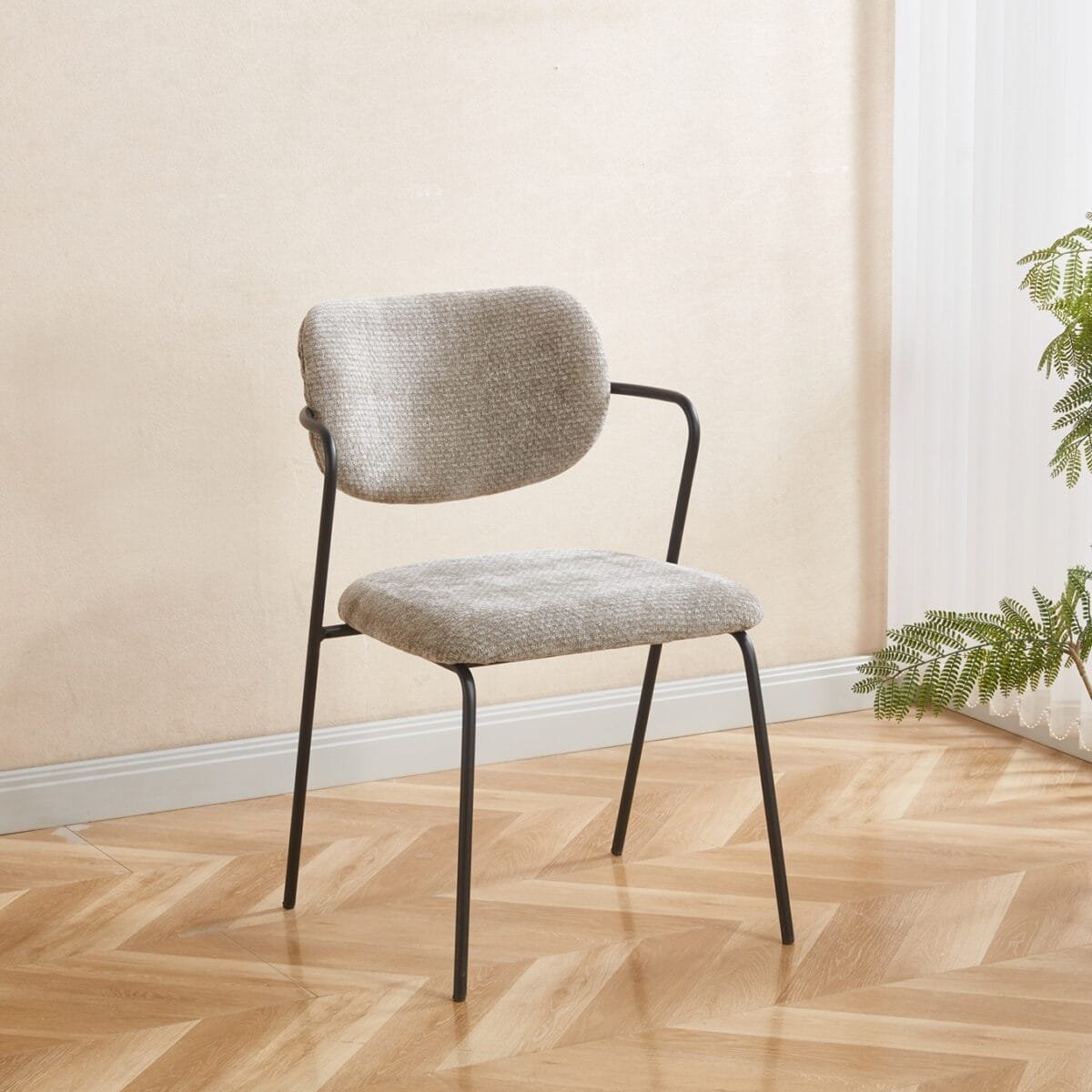 כיסא דגם 6126 בצבע אפור מבית Step Up – עיצוב מודרני, נוחות ועמידות גבוהה לישיבה ממושכת. מתאים לבית, משרד ובתי קפה. כולל אחריות מלאה ושירות מקצועי.