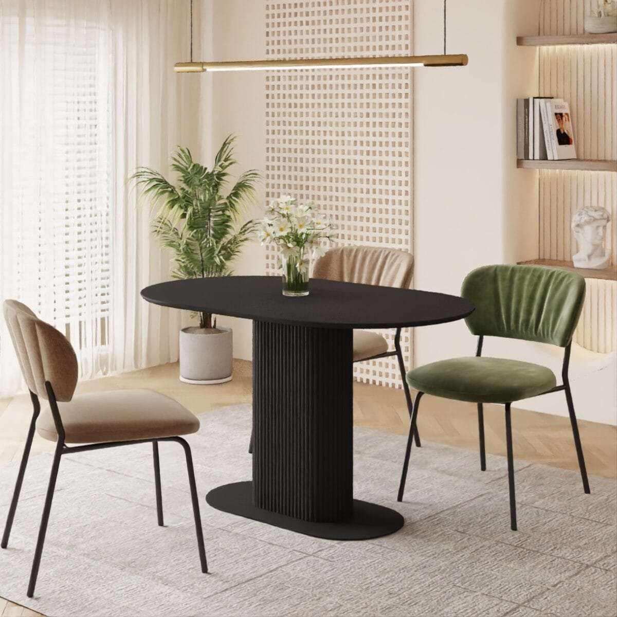 שולחן אוכל אובלי דגם 811 באורך 130 ס״מ בצבע שחור – פלטת MDF איכותית, בסיס רגל עץ יציב במיוחד, עיצוב מודרני יוקרתי. מותג Step Up עם אחריות מלאה.