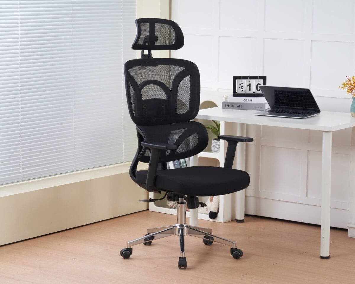 כיסא מנהלים ארגונומי יוקרתי דגם 7013 מבית Step Up – נוחות, תמיכה אורטופדית ועיצוב מודרני. מושלם לישיבה ממושכת במשרד או בבית.