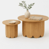 זוג שולחנות קפה עגולים דגם 5015 בצבע עץ אלון מבית Step Up. עיצוב מודרני, חומרים איכותיים ושלד מתכתי יציב. שילוב יוקרתי שמעניק חמימות ואלגנטיות לכל סלון.
