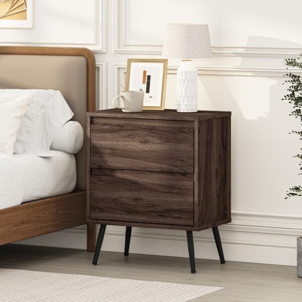 שידת לילה מעוצבת לצד המיטה בצבע אגוז דגם 3071