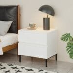 שידת לילה מעוצבת לצד המיטה בצבע לבן דגם 3288