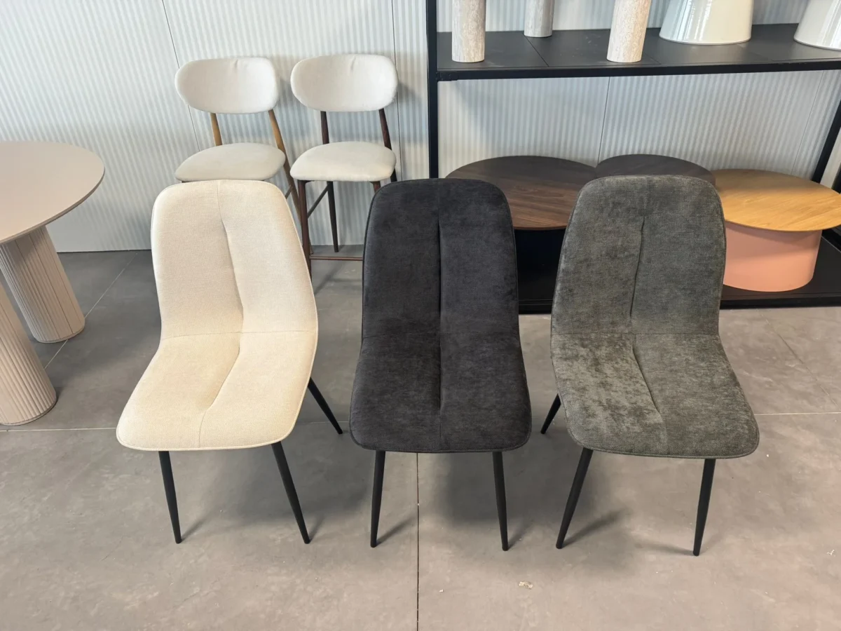 ⁦כיסא מרופד לפינת אוכל דגם 6139 בצבע אפור כהה⁩ – תמונה ⁦3⁩